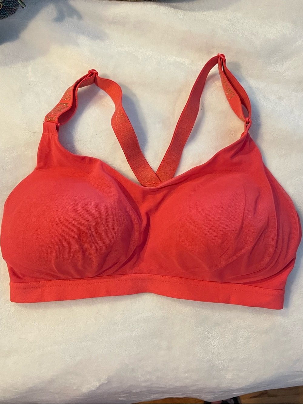 Victoria Sport 34D Incredible Lightweight Sports Bra